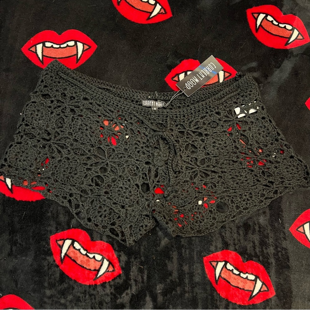 Dolls Kill x Current Mood - PALMS RETREAT CROCHET SHORTS - BLACK - Picture 2 of 6